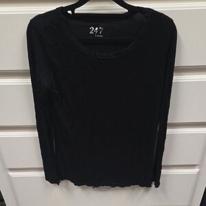 24/7 Women's Classic Black, Plaid, Red Long Sleeve Tee